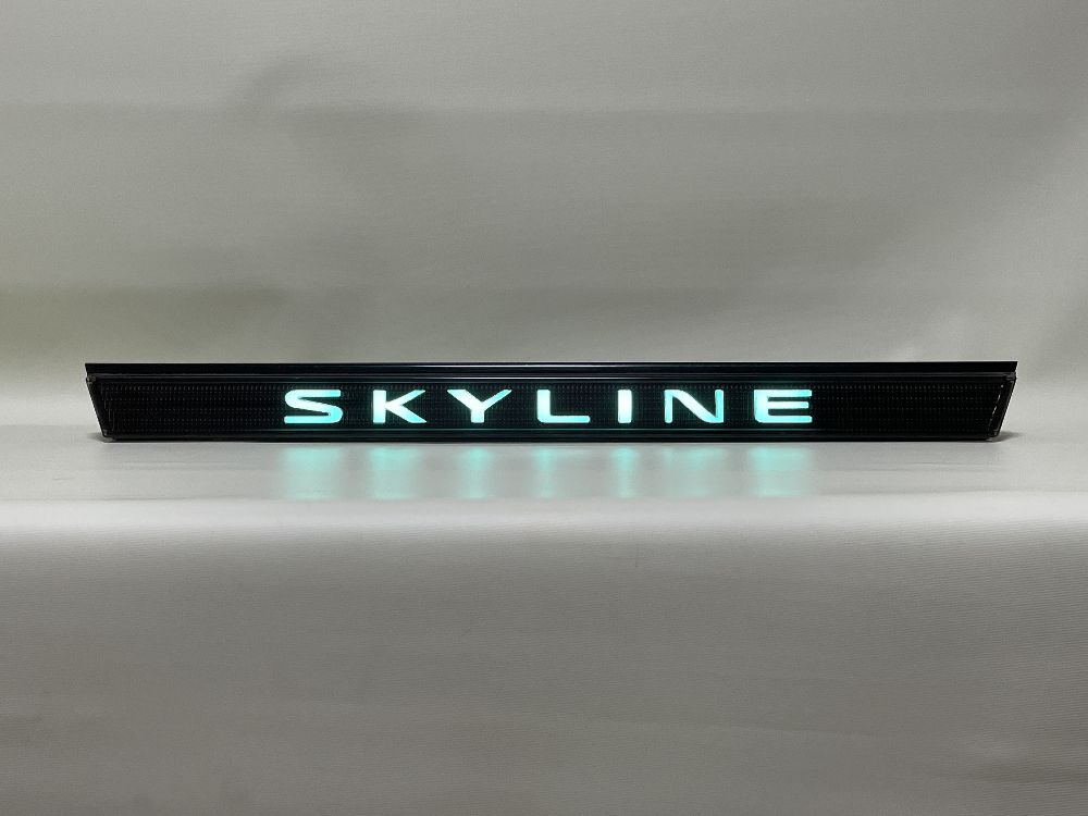 スカイライン　ガーニッシュ オートパーツオンライン]日産 スカイライン 海外 仕様 Q50 INFINITI